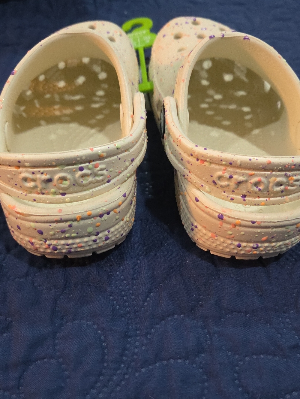 CROCS Toddler size 7 - Cream Glow in the Dark Clogs - Picture 4 of 5